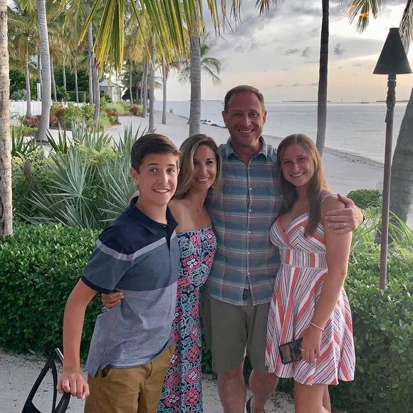 Meet your Posher, Lori - Picture 1 of 1